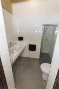 The Burrow Guest House - 90