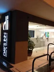 Day's Inn and Residence - 19