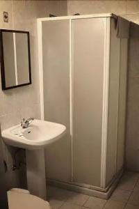 Green Grove Guest House - 7