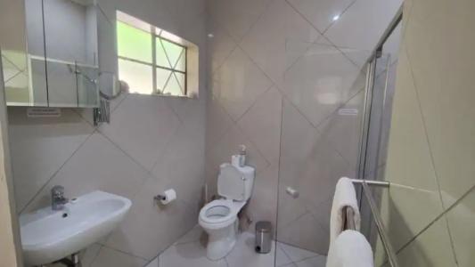 Maison Ambre Guesthouse - 8