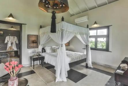 Elevated Villa Overlooking Tranquil Koggala Lake - 39