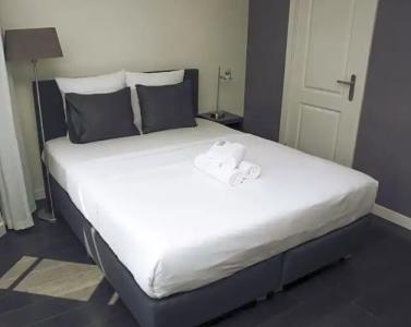 Canal House Inn - 1