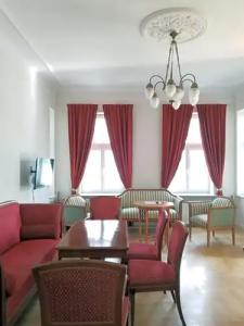 Chopin Boutique - 114