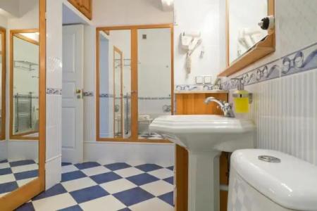 Chopin Boutique - 103