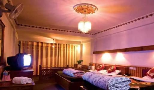 Himalayan Horizon - 25