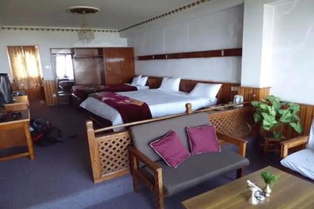 Himalayan Horizon - 24