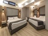 Executive Quadruple Basement room