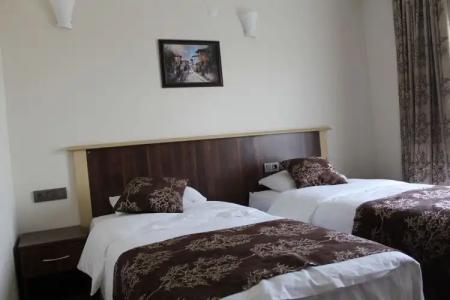 Elia by Ortunc (+8) - 4