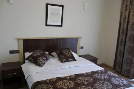 Elia by Ortunc (+8) - 5