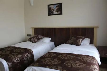 Elia by Ortunc (+8) - 4