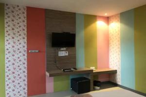 Lux Inn, Lam Luk Ka
