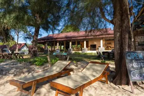 Gooddays Lanta Beach Resort - 8