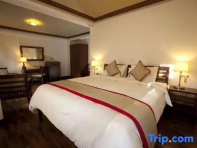 Shambaling Boutique - 57