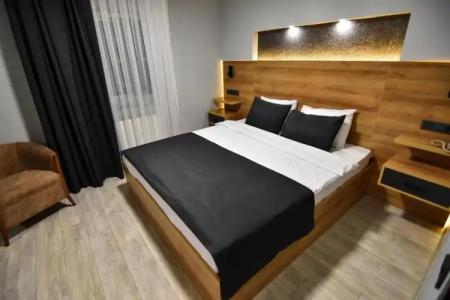 Sandal Otel - 107