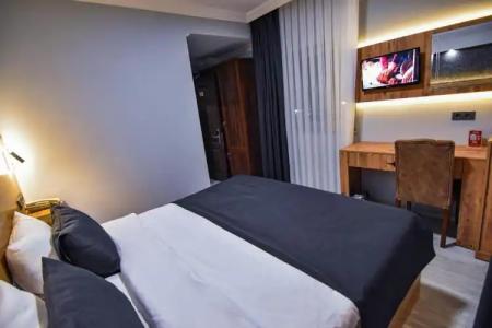 Sandal Otel - 123