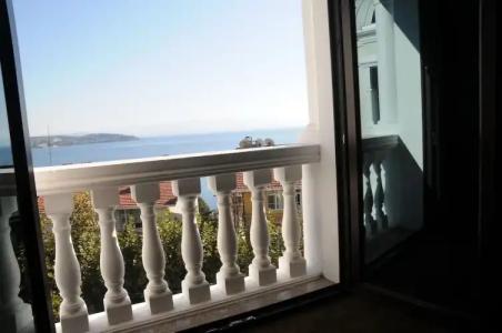 PARADISE ISLAND - 92