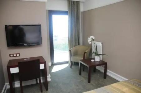 PARADISE ISLAND - 100