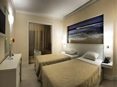 Batihan Beach Resort & Spa - 24H All Inclusive - 90