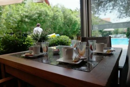 Mr. Dim Exclusive Apart - 23