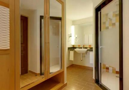 Robinson Camyuva - Adults Only - 110