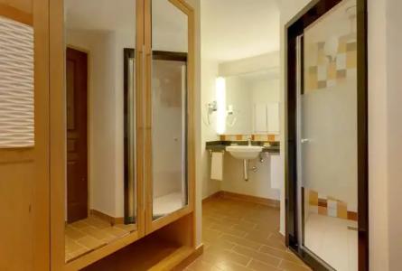 Robinson Camyuva - Adults Only - 128