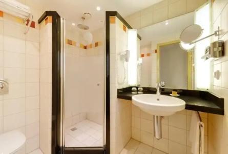 Robinson Camyuva - Adults Only - 111