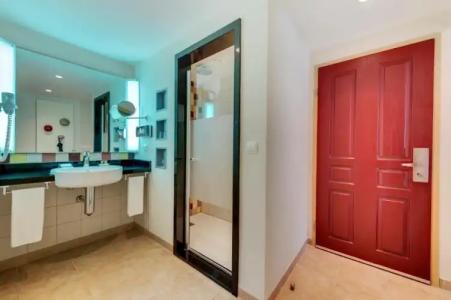 Robinson Camyuva - Adults Only - 102