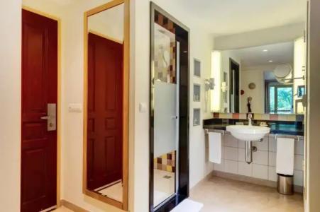 Robinson Camyuva - Adults Only - 103