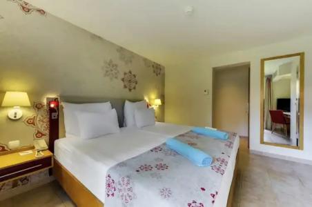 Robinson Camyuva - Adults Only - 134