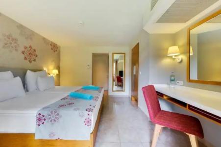 Robinson Camyuva - Adults Only - 106