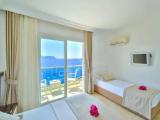 Standard Triple room with sea view