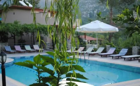 Kleo Cottages 1 - 13