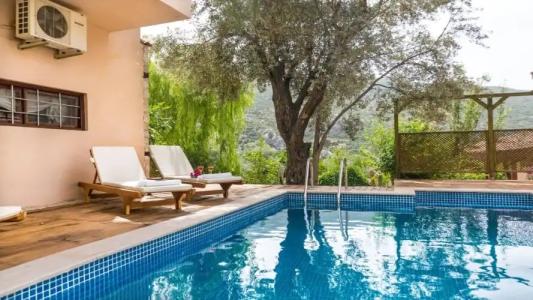 Kleo Cottages 1 - 18