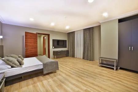 The Hera Premiums - 80