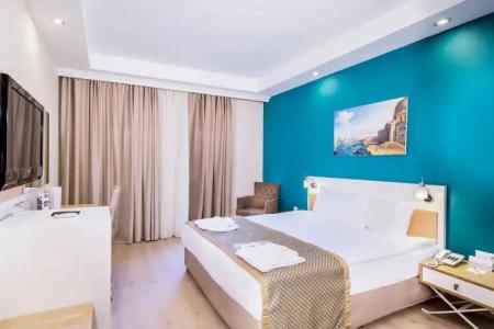 Green Bay Resort & Spa - 52