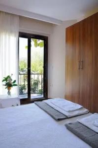 Crescent Hasirci - 27