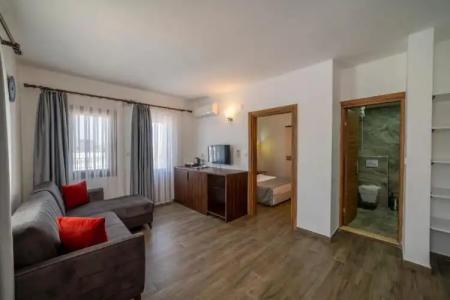 Queen Boutique - 123