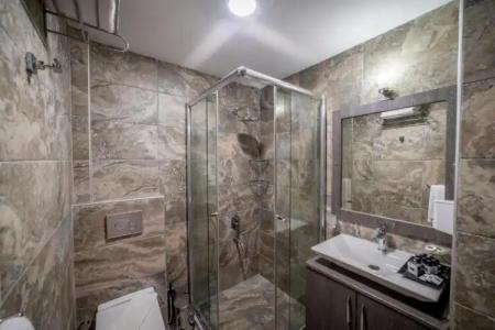 Queen Boutique - 125