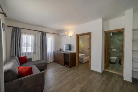 Queen Boutique - 133