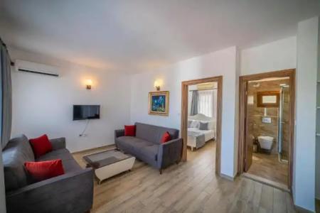 Queen Boutique - 126