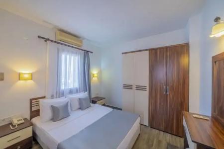 Queen Boutique - 130