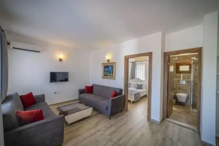 Queen Boutique - 129