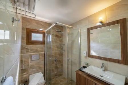 Queen Boutique - 132