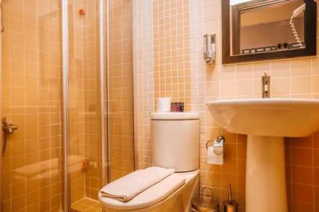 Hadrianus Boutique - 70