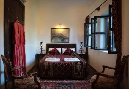 Hadrianus Boutique - 42