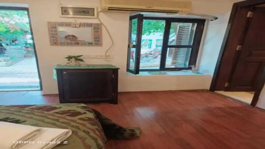 Hadrianus Boutique - 37