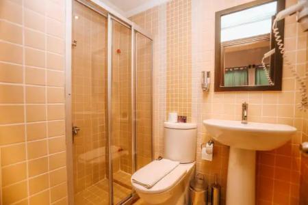 Hadrianus Boutique - 8