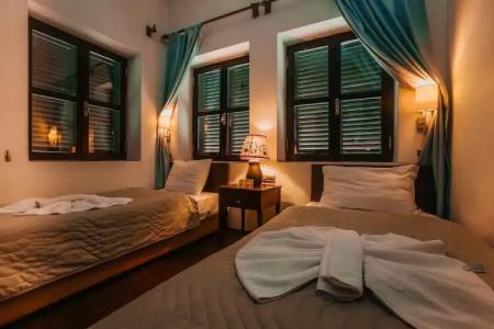 Hadrianus Boutique - 63