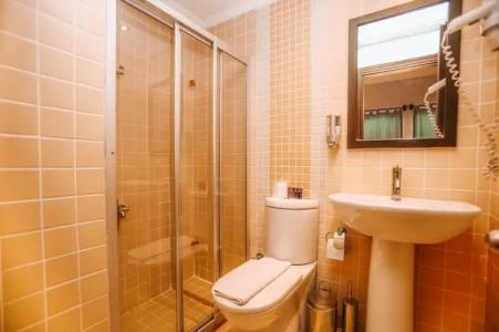 Hadrianus Boutique - 72