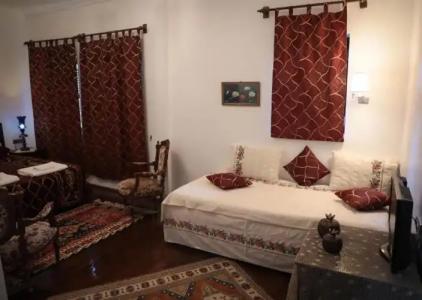 Hadrianus Boutique - 41